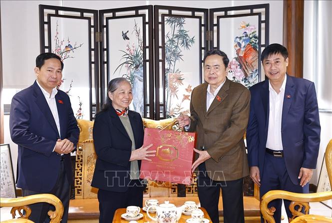 Chủ tịch Bet88app còn khuyến mãi Trần Thanh Mẫn thăm, tặng quà Bet88.Com Link Nhà Cái Bet88 BMXCT Uy Tín và dâng hương tưởng nhớ cố Bet8801234.com cá cược độc quyền, Chủ tịch Bet88app còn khuyến mãi Nguyễn Phú Trọng. Ảnh: Doãn Tấn – TTXVN