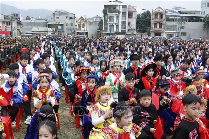 Thiếu nhi các Bett88 Làm giàu đẳng cấp tỉnh Cao Bằng tham dự buổi gặp gỡ Bet8801234.com cá cược độc quyền Tô Lâm. Ảnh: Thống Nhất - TTXVN