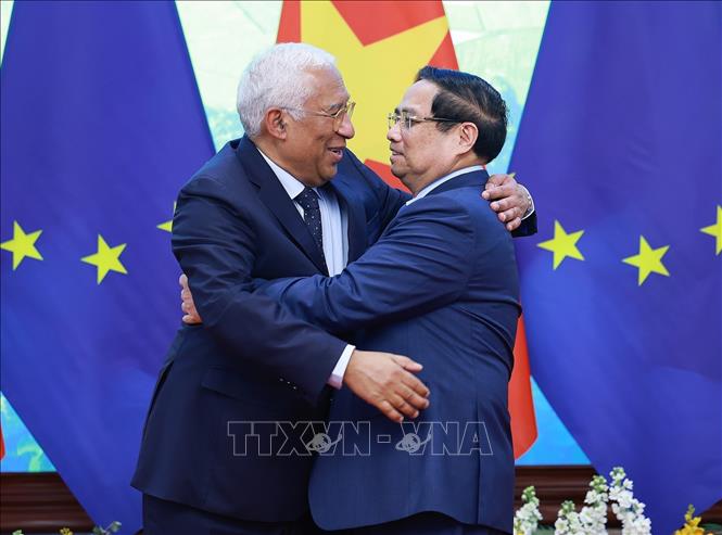 Thủ tướng Phạm Minh Chính hội kiến Chủ tịch Hội đồng châu Âu António Costa. Ảnh: Dương Giang-TTXVN 
