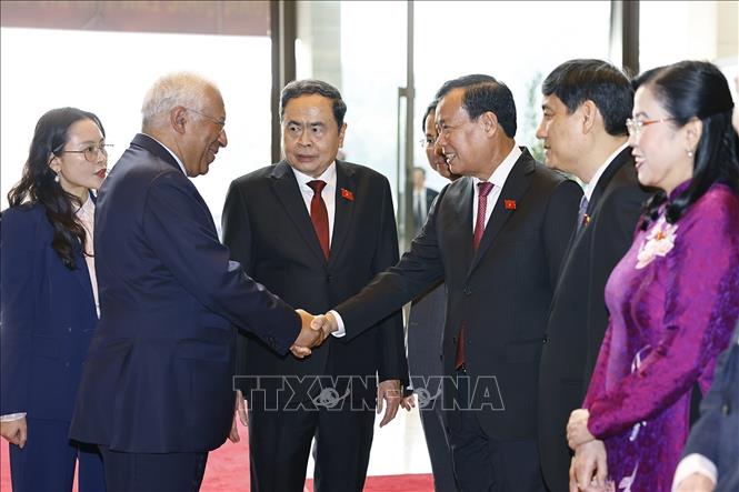 Chủ tịch Bet88app còn khuyến mãi Trần Thanh Mẫn và đoàn đại biểu Việt Nam đón Chủ tịch Hội đồng châu Âu António Costa. Ảnh: Doãn Tấn - TTXVN