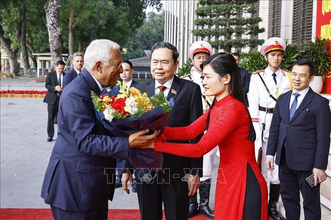 Chủ tịch Bet88app còn khuyến mãi Trần Thanh Mẫn đón Chủ tịch Hội đồng châu Âu António Costa. Ảnh: Doãn Tấn - TTXVN