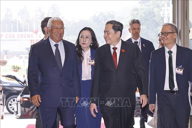 Chủ tịch Bet88app còn khuyến mãi Trần Thanh Mẫn đón Chủ tịch Hội đồng châu Âu António Costa. Ảnh: Doãn Tấn - TTXVN