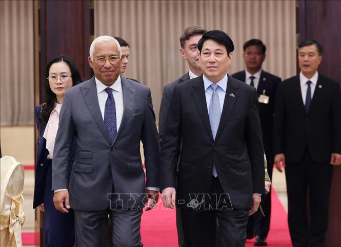 Chủ tịch nước Lương Cường và Chủ tịch Hội đồng châu Âu António Costa dự tiệc chiêu đãi. Ảnh: Lâm Khánh – TTXVN