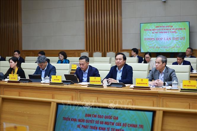 Các đại biểu tham dự Phiên họp lần thứ tư của Ban Chỉ đạo phát triển kinh tế tư nhân. Ảnh: Dương Giang-TTXVN