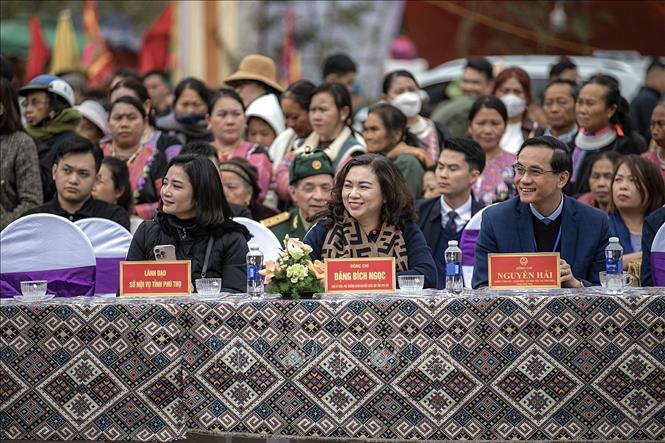 Các đại biểu tỉnh Phú Thọ tham dự lễ hội Gầu Tào. Ảnh: Trọng Đạt-TTXVN