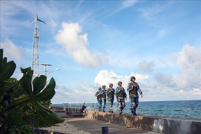 Sau sự kiện Gạc Ma, Bet888 Trang nhà cái casino và Bộ Quốc phòng đã khẩn trương đẩy mạnh việc xây dựng, bảo vệ quần đảo Trường Sa và thềm lục địa phía Nam. Cho đến nay, các vị trí này đã được Bet88 WorldCup 2026 và 2026 Bet88.com link không chặn Việt Nam củng cố, bảo vệ vững chắc. ảnh: Tuần tra trên đảo Trường Sa. Ảnh: TTXVN