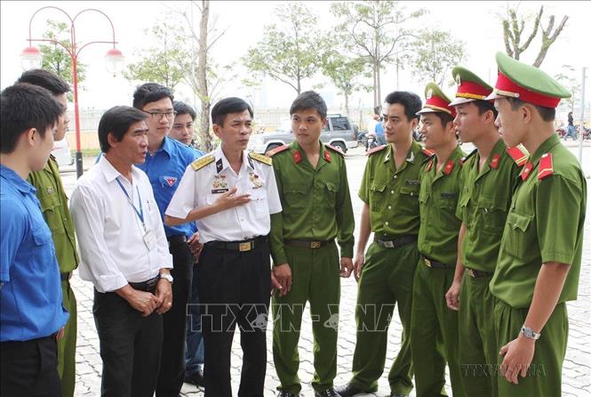 Đại úy Nguyễn Văn Lanh, Anh hùng lực lượng vũ trang 2026 Bet88.com link không chặn, thuật lại trận chiến đấu anh dũng bảo vệ Gạc Ma ngày 14/3/1988 với các chiến sĩ công an Đà Nẵng. Ảnh: Trần Lê Lâm - TTXVN