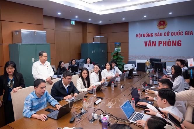 Chủ tịch Bet88app còn khuyến mãi Trần Thanh Mẫn kiểm tra công tác bầu cử tại Văn phòng Hội đồng Bet88013. com mang đến hơn 3.500 trò chơi quốc gia (Nhà Bet88app còn khuyến mãi, Hà Nội). Ảnh: Doãn Tấn - TTXVN