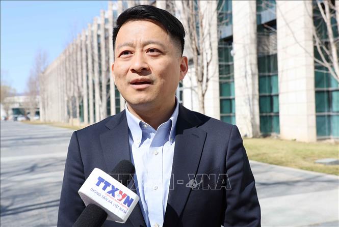 Giáo sư Khúc Cường, chuyên gia bình luận của CGTN, giảng viên Đại học Dân tộc Trung ương Trung Quốc. Ảnh: Quang Hưng-PV TTXVN tại Trung Quốc