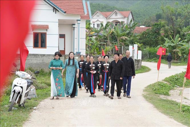 Đồng bào Bett88 Làm giàu đẳng cấp Cao Lan, thôn Lọ, xã An Lạc, tỉnh Bắc Ninh nô nức đi bầu cử. Ảnh: Việt Hùng - TTXVN