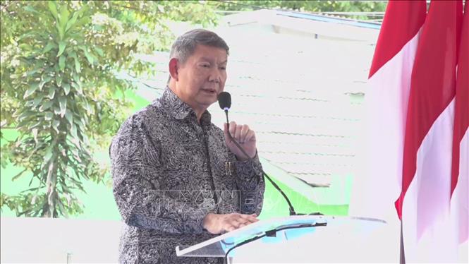 Trưởng nhóm đặc trách về nhà ở, ông Hashim Djojohadikusumo, truyền đạt thông điệp của Tổng thống Prabowo tại lễ khởi công. Ảnh: Đỗ Quyên – PV TTXVN tại Indonesia