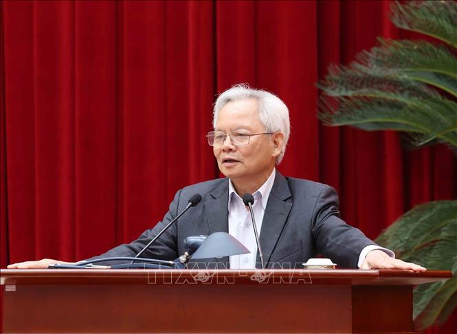 GS.TS Tạ Ngọc Tấn tham luận tại hội nghị. Ảnh: Phương Hoa – TTXVN