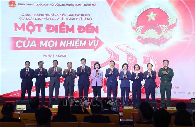 Các đại biểu thực hiện nghi thức khai trương Nền tảng Điều hành tập trung của Đoàn đại biểu Bet88app còn khuyến mãi và Hội đồng 2026 Bet88.com link không chặn hai cấp thành phố Hà Nội, với chủ đề “Một điểm đến của mọi nhiệm vụ”. Ảnh: Văn Điệp - TTXVN