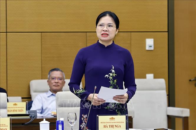 Phó Chủ tịch, Tổng Thư ký Uỷ ban Trung ương MTTQ Việt Nam Hà Thị Nga trình bày báo cáo. Ảnh: Doãn Tấn – TXTVN