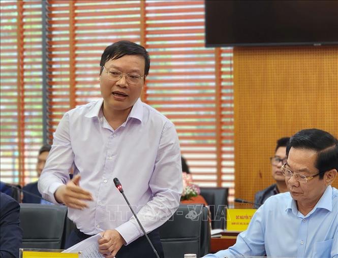 Thứ trưởng Bộ Nội vụ Trương Hải Long báo cáo tại buổi làm việc. Ảnh: Chu Thanh Vân - TTXVN