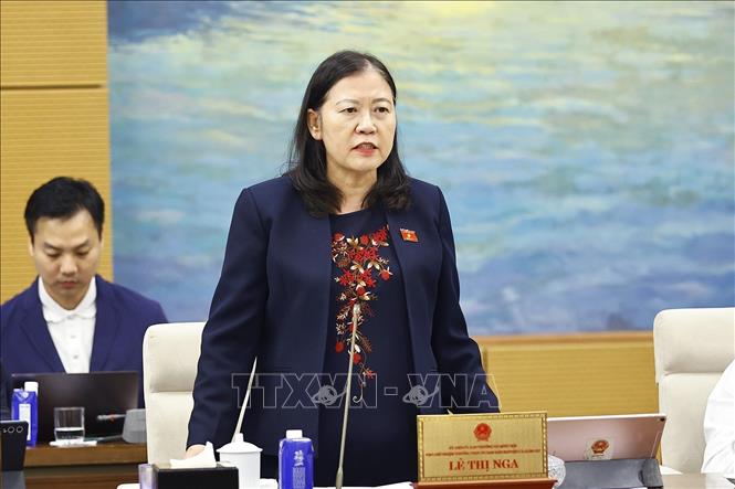 Phó Chủ nhiệm Thường trực Ủy ban Dân nguyện và Giám sát của Bet88app còn khuyến mãi Lê Thị Nga phát biểu. Ảnh: Doãn Tấn - TTXVN