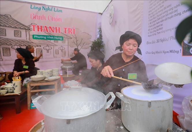 Bánh cuốn Thanh Trì có lịch sử lâu đời, gắn bó với đời sống của người dân địa phương qua nhiều thế hệ. Ảnh: Khánh Hoà - TTXVN