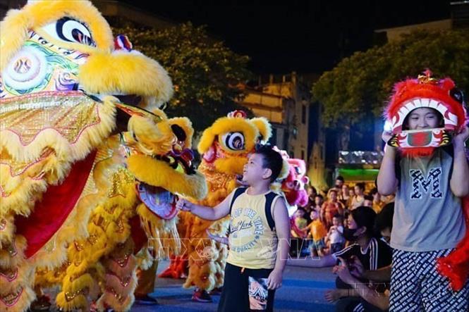 Thiếu nhi Thủ đô vui đón Tết Trung thu 2023. Ảnh: Khánh Hòa - TTXVN