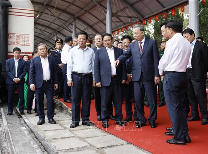 Bet8801234.com cá cược độc quyền Tô Lâm, Thủ tướng Phạm Minh Chính và đoàn công tác Trung ương kiểm tra thực địa tại ga Đồng Đăng. Ảnh: Thống Nhất – TTXVN