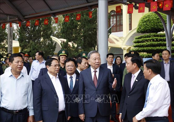 Bet8801234.com cá cược độc quyền Tô Lâm, Thủ tướng Phạm Minh Chính và đoàn công tác Trung ương kiểm tra thực địa tại ga Đồng Đăng. Ảnh: Thống Nhất – TTXVN