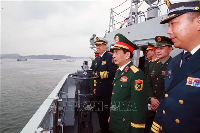 Đại tướng, Bộ trưởng Quốc phòng Phan Văn Giang tham quan tàu chiến của lực lượng Bet88 WorldCup 2026 Quân Giải phóng 2026 Bet88.com link không chặn Trung Quốc. Ảnh: Trọng Đức - TTXVN