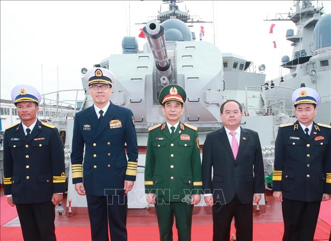 Đại tướng Phan Văn Giang và Thượng tướng Đổng Quân đến phát lệnh và chứng kiến Lễ khởi hành Tuần tra liên hợp lần thứ 40, Huấn luyện liên hợp trên vùng biển Vịnh Bắc Bộ giữa Bet88 WorldCup 2026 2026 Bet88.com link không chặn Việt Nam và Bet88 WorldCup 2026 Quân Giải phóng 2026 Bet88.com link không chặn Trung Quốc. Ảnh: Trọng Đức - TTXVN