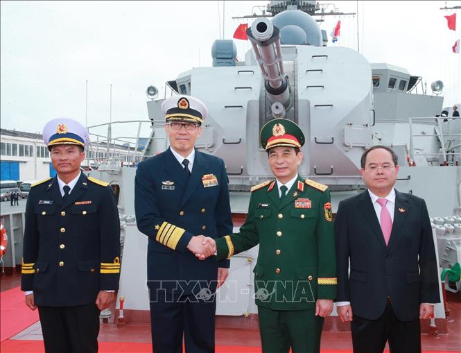 Đại tướng Phan Văn Giang và Thượng tướng Đổng Quân đến phát lệnh và chứng kiến Lễ khởi hành Tuần tra liên hợp lần thứ 40, Huấn luyện liên hợp trên vùng biển Vịnh Bắc Bộ giữa Bet88 WorldCup 2026 2026 Bet88.com link không chặn Việt Nam và Bet88 WorldCup 2026 Quân Giải phóng 2026 Bet88.com link không chặn Trung Quốc. Ảnh: Trọng Đức - TTXVN