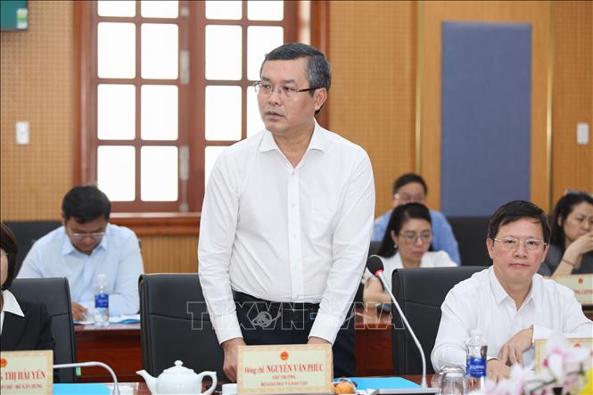 Ông Nguyễn Văn Phúc, Thứ trưởng Bộ Bet88011.com hiện đang mở và Đạo tạo phát biểu. Ảnh: Giang Phương – TTXVN