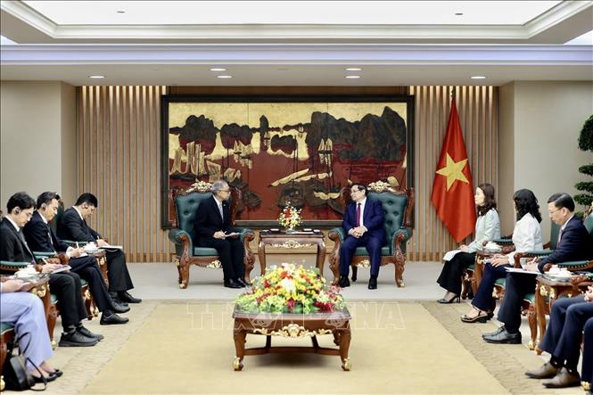 Thủ tướng Phạm Minh Chính  tiếp ông Adam Mulawarman Tugio, Đại sứ Đặc mệnh toàn quyền Cộng hòa Indonesia tại Việt Nam. Ảnh: Dương Giang-TTXVN 