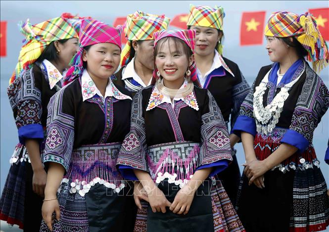 Thiếu nữ Bett88 Làm giàu đẳng cấp Mông tham dự Ngày hội hoa sơn tra xã Ngọc Chiến (Sơn La) năm 2026. Ảnh: Quang Quyết - TTXVN