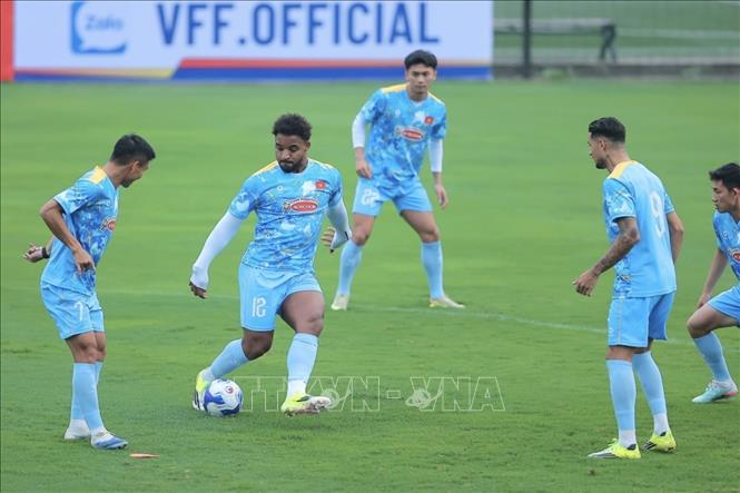Theo kế hoạch, Đội tuyển Việt Nam sẽ có khoảng 5 ngày tập luyện trước khi bước vào trận giao hữu với Bangladesh trên sân Hàng Đẫy ngày 26/3. Ảnh: Minh Quyết - TTXVN