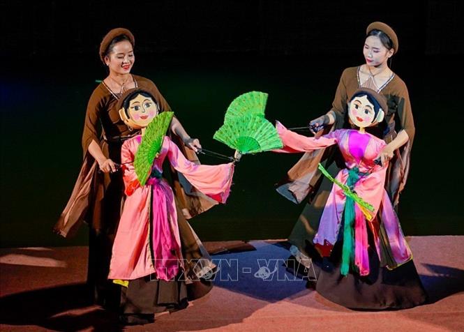 Tiết mục nghệ thuật tại chương trình. Ảnh: Khánh Hoà - TTXVN
