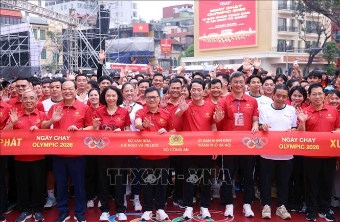 Các đại biểu cùng cán bộ, chiến sĩ Công an 2026 Bet88.com link không chặn và người dân hưởng ứng Ngày chạy Olympic 2026 