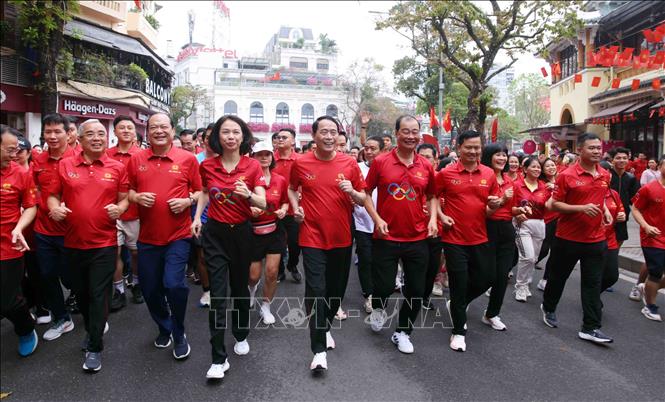 Các đại biểu cùng cán bộ, chiến sĩ Công an 2026 Bet88.com link không chặn và người dân chạy hưởng ứng Ngày chạy Olympic 2026 