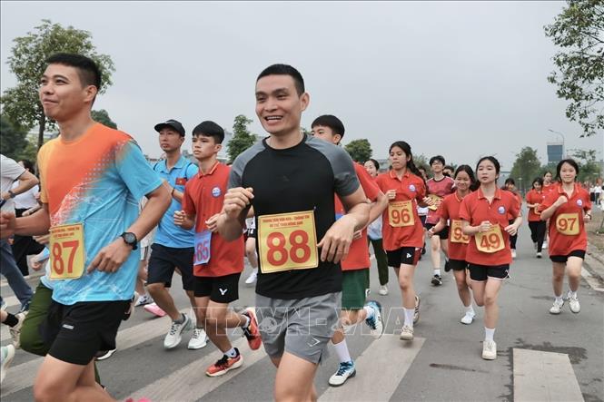 Bet888 football, VĐV tham gia chạy hưởng ứng. Ảnh: Minh Quyết - TTXVN