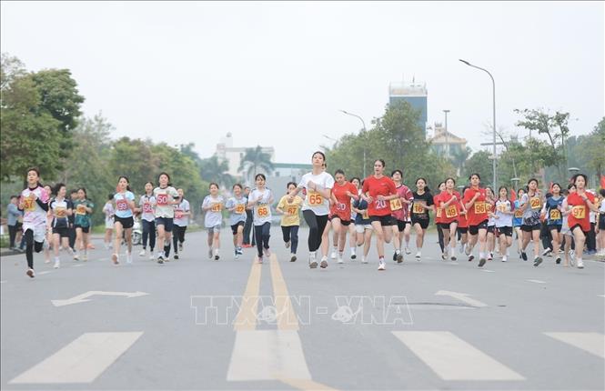 Các VĐV tham gia Giải chạy Báo Hà Nội mới lần thứ II – Vì hòa bình năm 2026. Ảnh: Minh Quyết - TTXVN