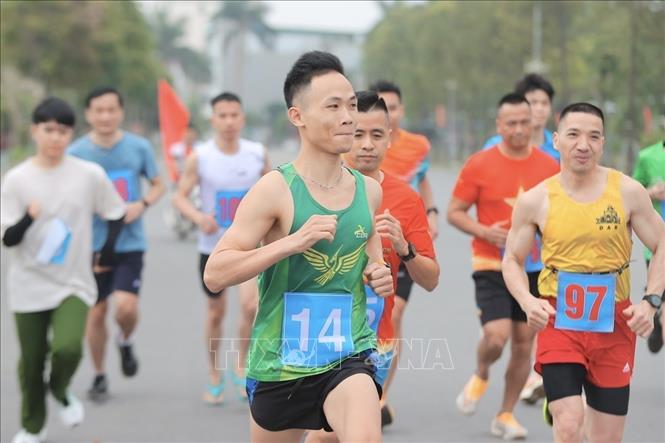 Các VĐV tham gia Giải chạy Báo Hà Nội mới lần thứ II – Vì hòa bình năm 2026. Ảnh: Minh Quyết - TTXVN