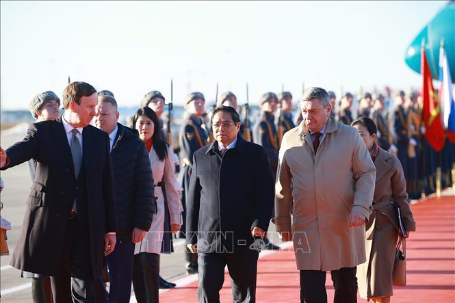 Lễ đón chính thức Thủ tướng Phạm Minh Chính thăm LB Nga được tổ chức trang trọng Sân bay quốc tế Vnukovo 2, do Thứ trưởng Bộ Ngoại giao LB Nga Rudenko Andrey Yurevych chủ trì. Ảnh: Dương Giang – TTXVN