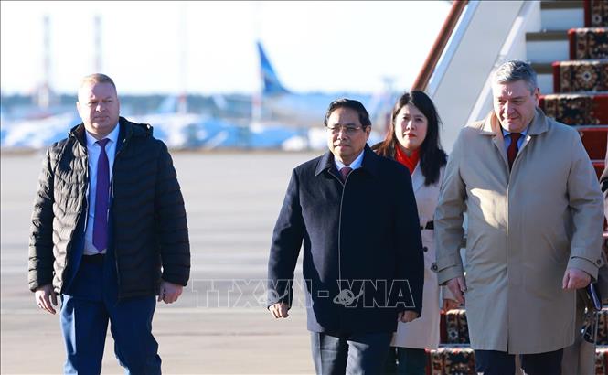 Thứ trưởng Bộ Ngoại giao LB Nga Rudenko Andrey Yurevych đón Thủ tướng Phạm Minh Chính tại sân bay Vnukovo 2, thủ đô Moskva. Ảnh: Dương Giang – TTXVN