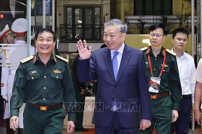 Bet8801234.com cá cược độc quyền Tô Lâm đến dự chương trình nghệ thuật 