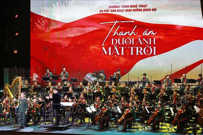 Chương II - Ngôi sao trên mũ – Màu cờ trong tim: Đây là chương nhạc khắc họa đậm nét hình tượng Bộ đội Cụ Hồ. Ảnh: Doãn Tấn - TTXVN