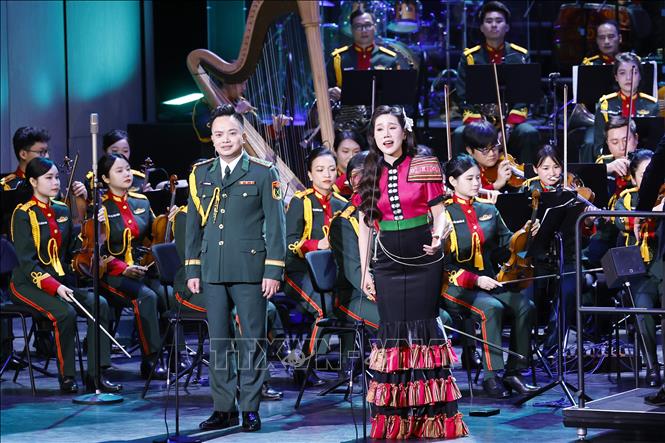 Chương II - Ngôi sao trên mũ – Màu cờ trong tim: Đây là chương nhạc khắc họa đậm nét hình tượng Bộ đội Cụ Hồ. Ảnh: Doãn Tấn - TTXVN