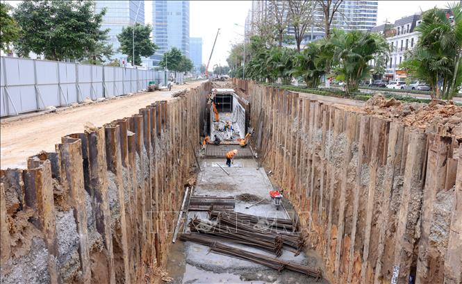 Các hạng mục chính của tuyến cống hộp nối từ khu vực đường Hoàng Minh Thảo đến đường Võ Chí Công ra sông Tô Lịch được đặt mục tiêu hoàn thành trước ngày 30/4. Ảnh: Quốc Khánh - TTXVN