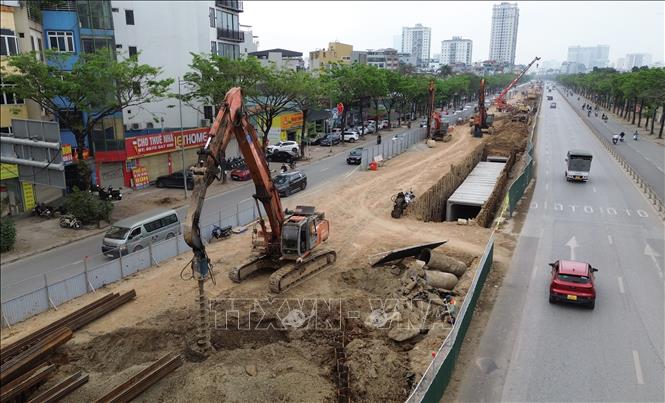 Các công trình được nhà thầu thi công khẩn trương, quyết tâm hoàn thành trước mùa mưa bão năm 2026. Ảnh: Quốc Khánh - TTXVN