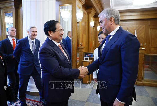 Thủ tướng Phạm Minh Chính hội kiến Chủ tịch Duma Quốc gia Liên bang Nga Vyacheslav Volodin. Ảnh: Dương Giang-TTXVN 
