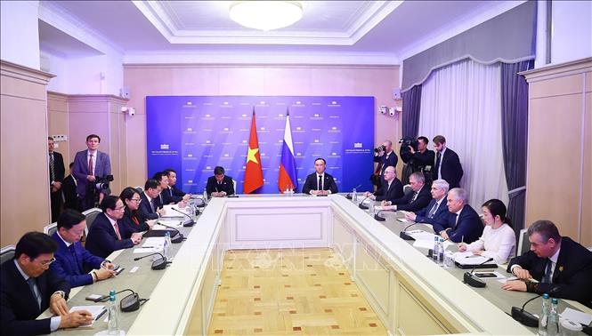 Thủ tướng Phạm Minh Chính hội kiến Chủ tịch Duma Quốc gia Liên bang Nga Vyacheslav Volodin. Ảnh: Dương Giang-TTXVN 
