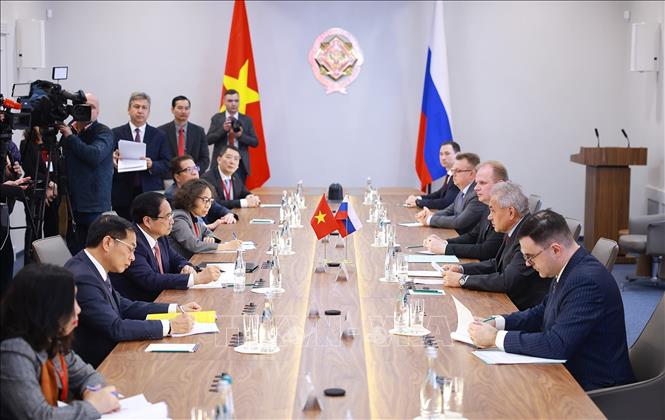 Thủ tướng Phạm Minh Chính gặp Thư ký Hội đồng An ninh Sergey Kuzhugetovich Shoygu. Ảnh: Dương Giang-TTXVN 