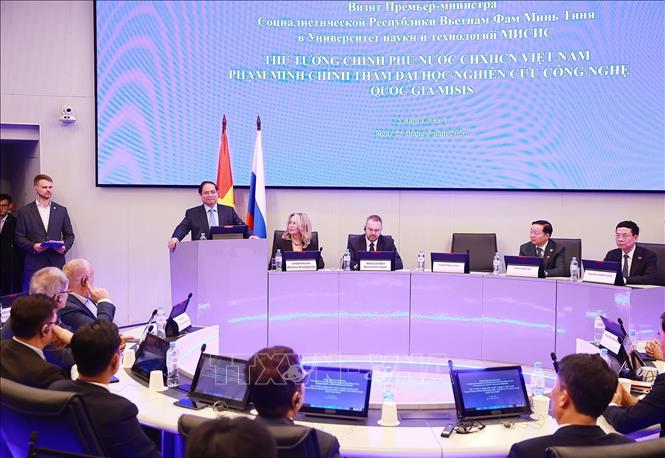 Thủ tướng Phạm Minh Chính phát biểu tại Đại học Nghiên cứu Công nghệ Quốc gia MISIS. Ảnh: Dương Giang-TTXVN
