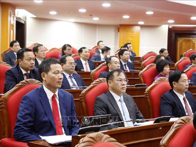 Các đại biểu dự phiên Bế mạc Hội nghị lần thứ hai Ban Chấp hành Trung ương Đảng khoá XIV. Ảnh: Thống Nhất – TTXVN