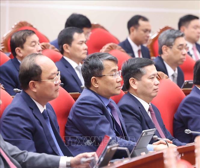 Các đại biểu dự phiên Bế mạc Hội nghị lần thứ hai Ban Chấp hành Trung ương Đảng khoá XIV. Ảnh: Thống Nhất – TTXVN